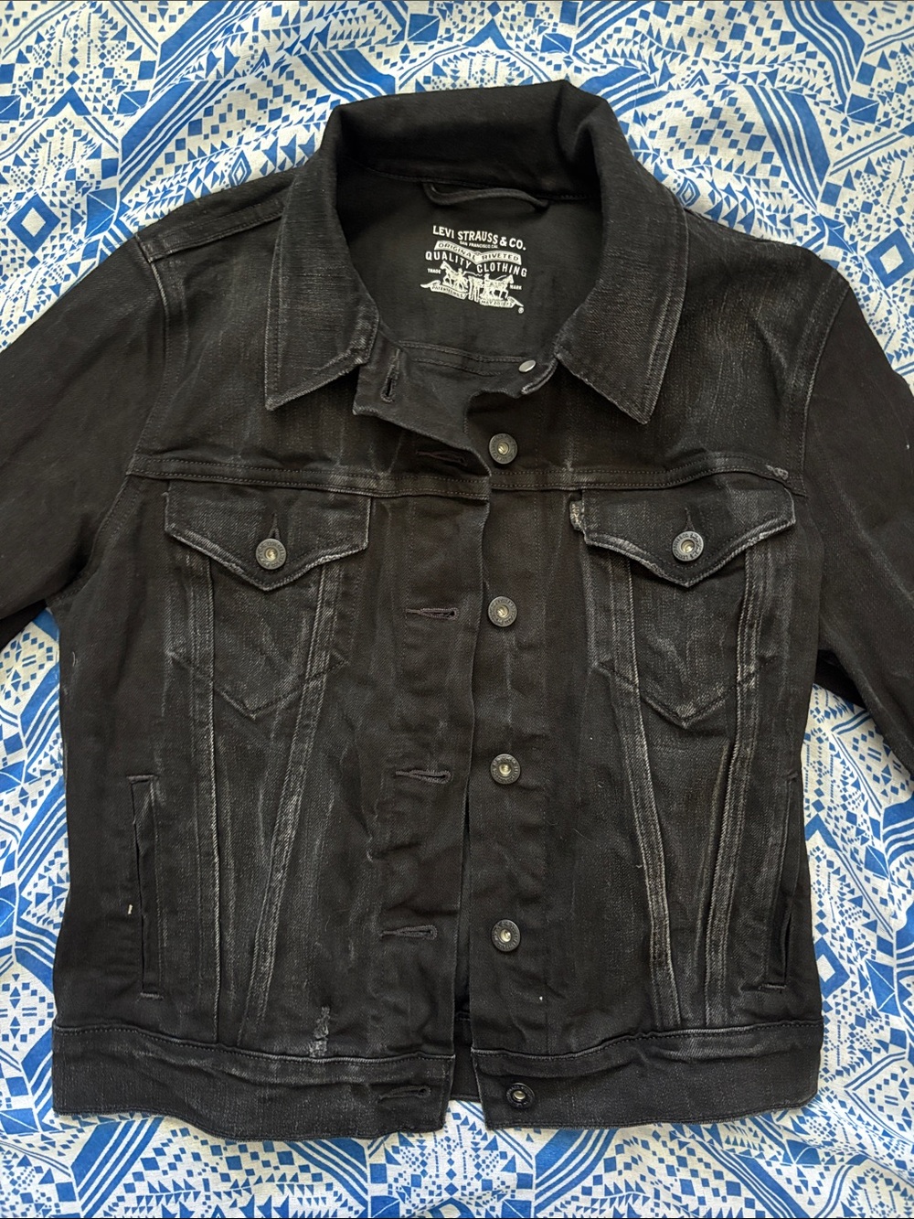 Women’s Black Levi Trucker Jacket